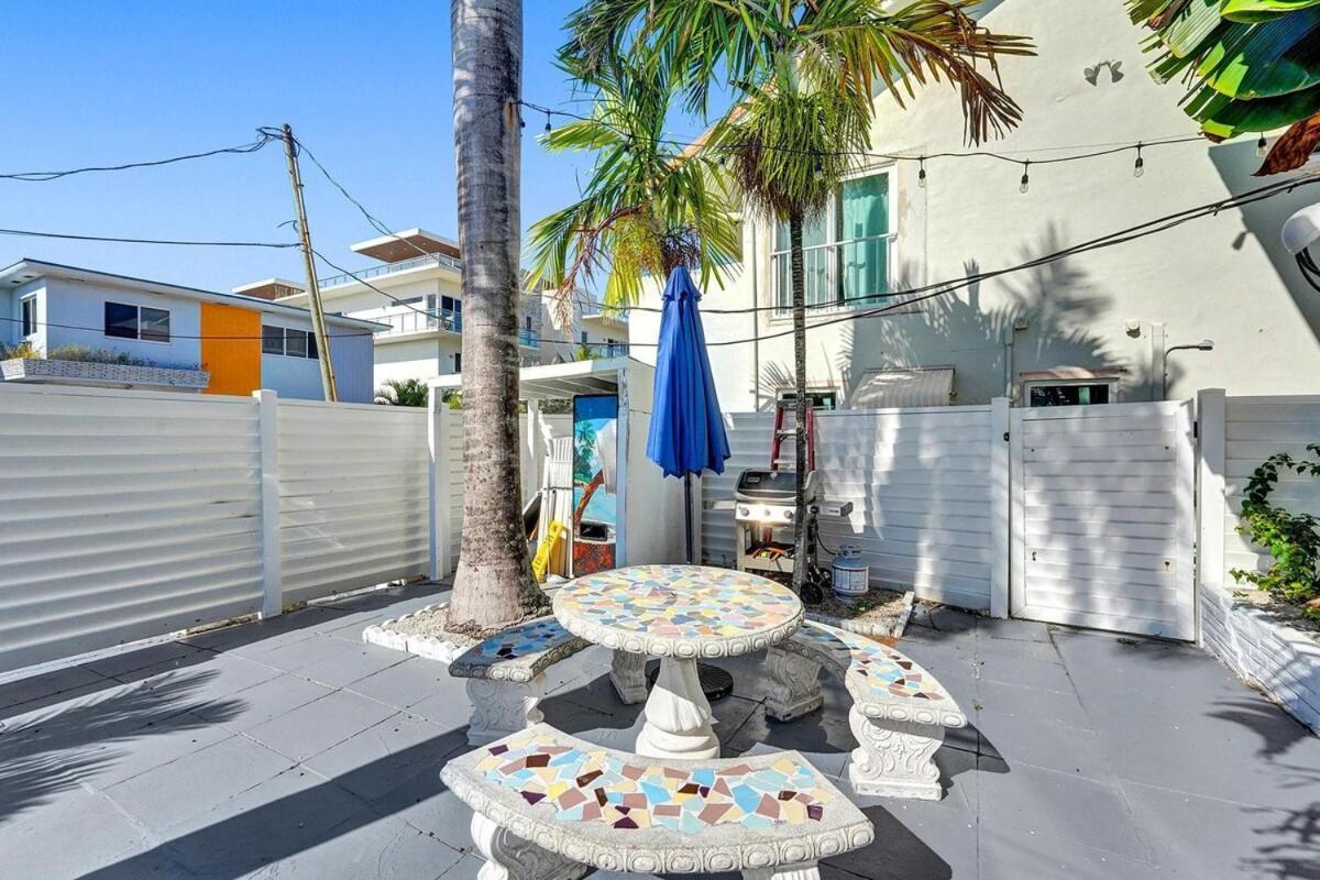 Waves On Desoto Rental Unit With Pool Hollywood Eksteriør bilde